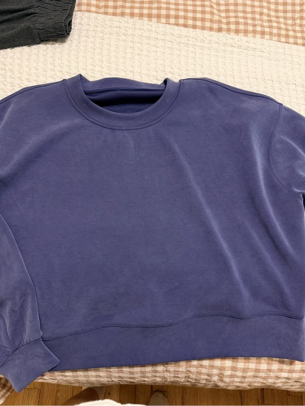 lululemon athletica softstreme oversized cropped crew